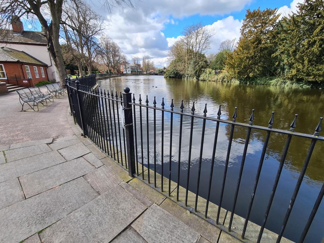 Samuels' A Duplex Apartment By Spires Accommodation In Lichfield City Centre Exteriér fotografie